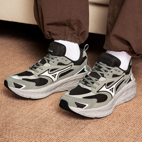 美津浓轻便跑步鞋男鞋2025冬季新款减震训练鞋网面运动鞋ASTRO LS