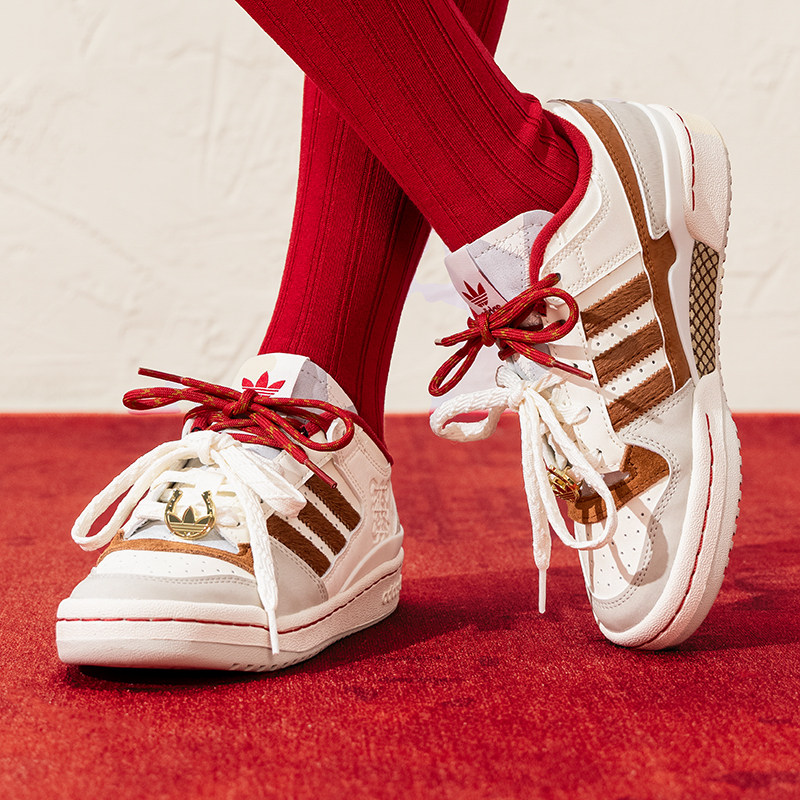 阿迪达斯三叶草新年款板鞋男女鞋新款马年本命年运动鞋轻便休闲鞋,运动鞋new,运动休闲鞋,淘宝优惠券,粉丝福利购,淘宝优惠卷