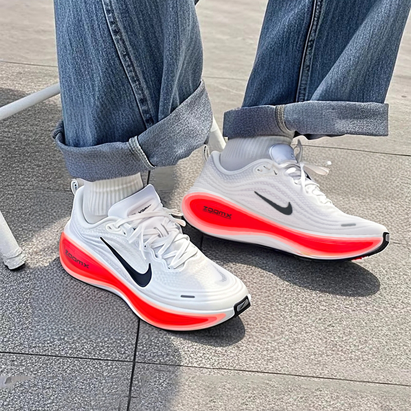 耐克正品男鞋冬季2025新款NIKE VOMERO PLUS运动鞋跑步鞋HV8150