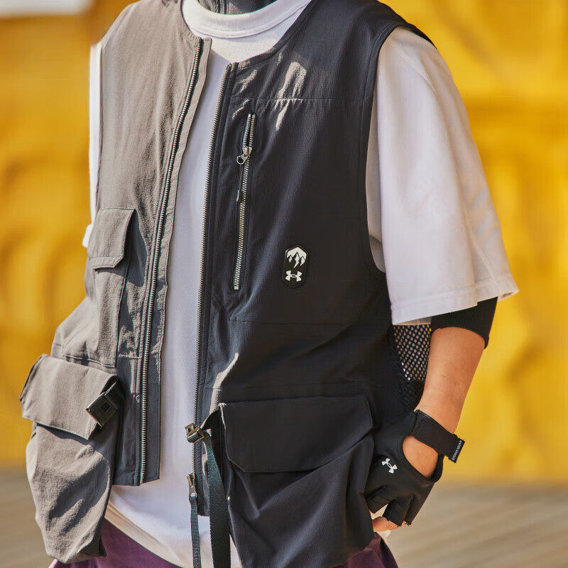 UA安德玛黑色机能背心男装夏季新款男士休闲上衣跑步运动服马甲潮