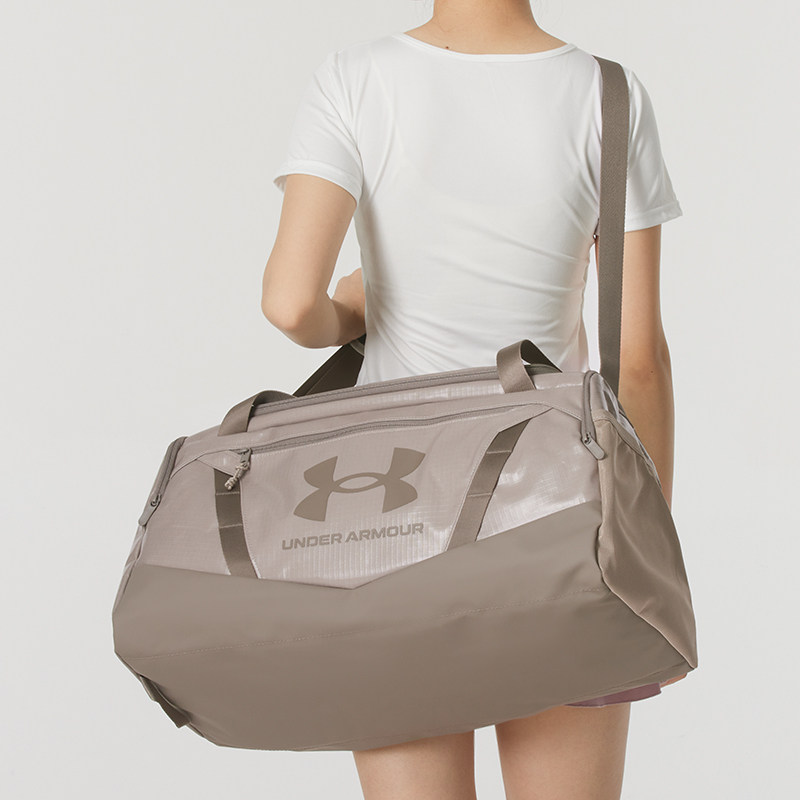 安德玛男包女包 2026新款时尚潮流单肩包户外出行拎包训练行李包