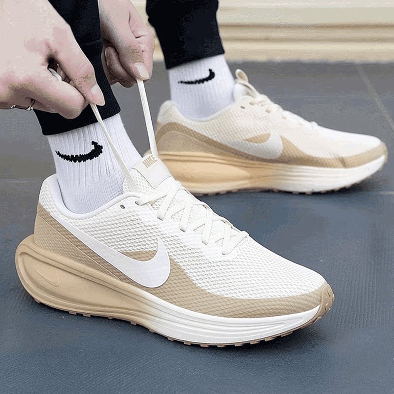 幸运叶子丨NIKE耐克正品运动鞋男鞋夏新款REVOLUTION8透气跑步鞋 - 实物图