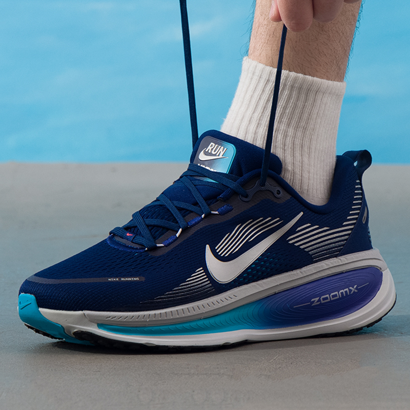 NIKE耐克男鞋2025秋季新款VOMERO18缓震运动鞋透气跑步鞋HM6803