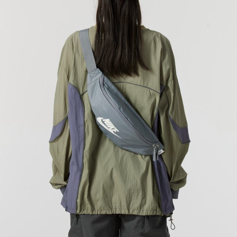 耐克男包女包2026新款户外斜挎包运动包休闲包骑行腰包时尚单肩包