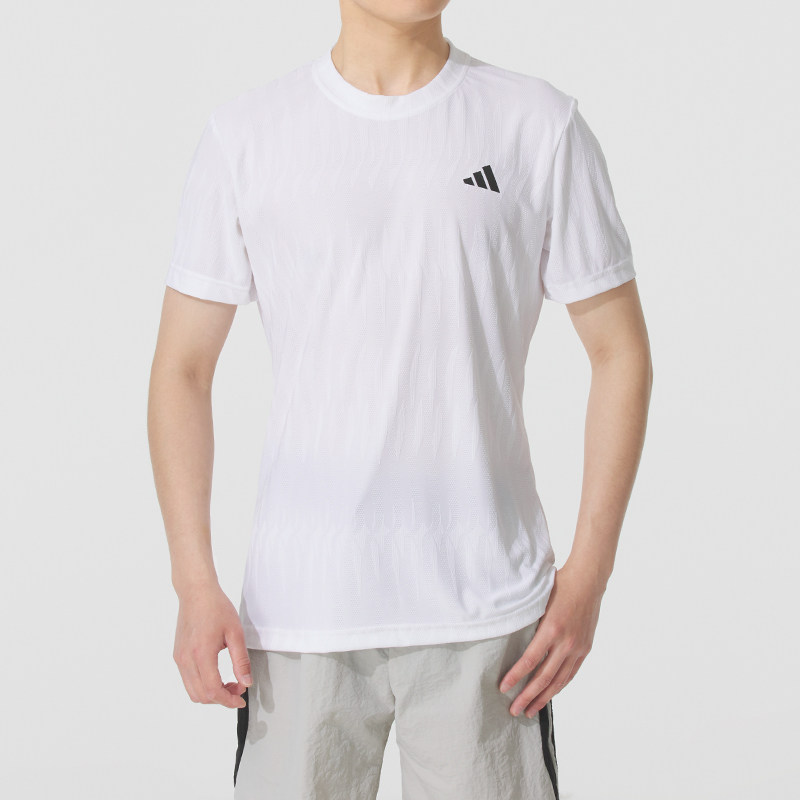 ~阿迪达斯男士短袖跑步健身运动服透气休闲圆领时尚T恤衫半截袖