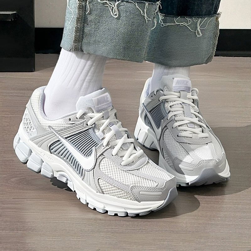 耐克女鞋 2025冬季新款运动鞋ZOOM VOMERO5缓震透气跑步鞋HQ0458