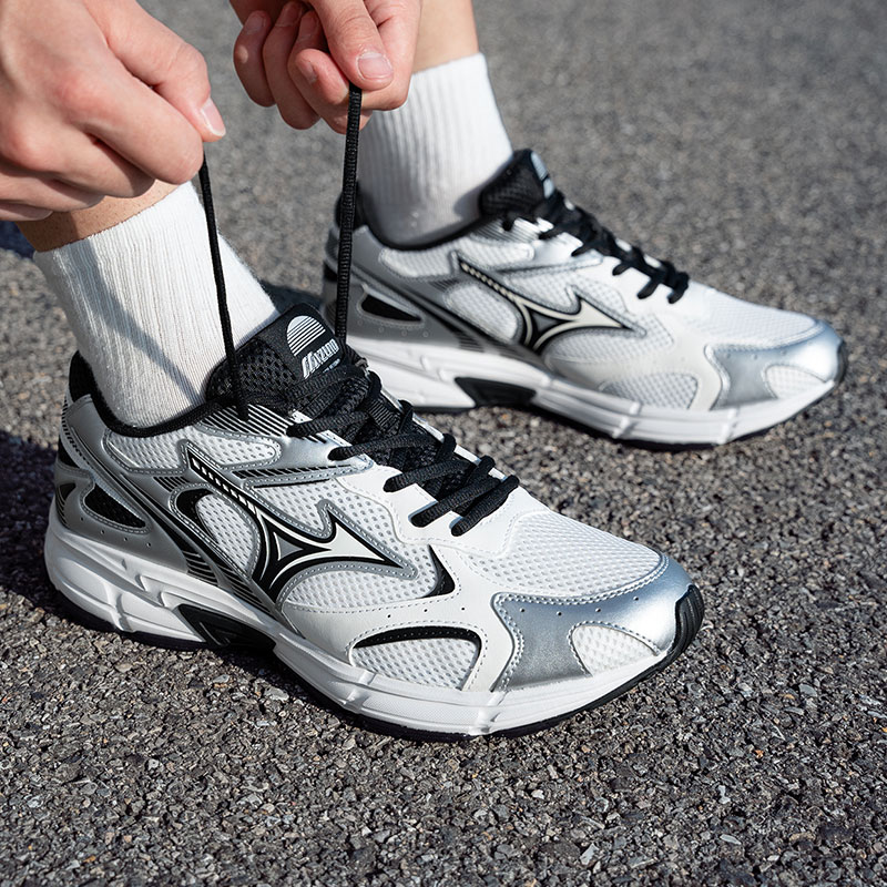 美津浓跑步鞋SPEED 2K