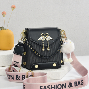 包包女包2025新款时尚小方包斜挎包秋天包包黑色单肩高级感手机包