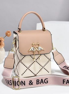 秋冬洋气斜挎包迷你小包包装手机包学生紫色女包2024新款包包少女