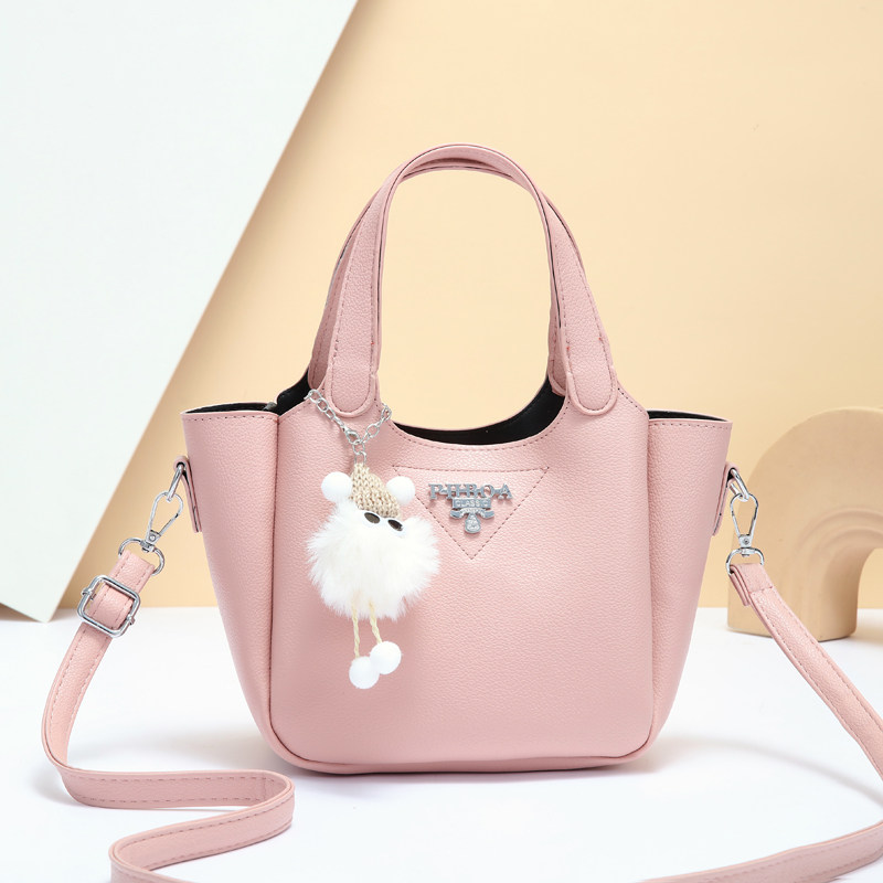 女包斜挎包儿童小包包毛绒女童少女学生可爱斜挎包2024新款单肩包