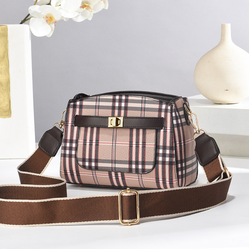 秋冬小包包女包2024新款斜挎包黑色女包送妈妈大气菱格单肩包百搭