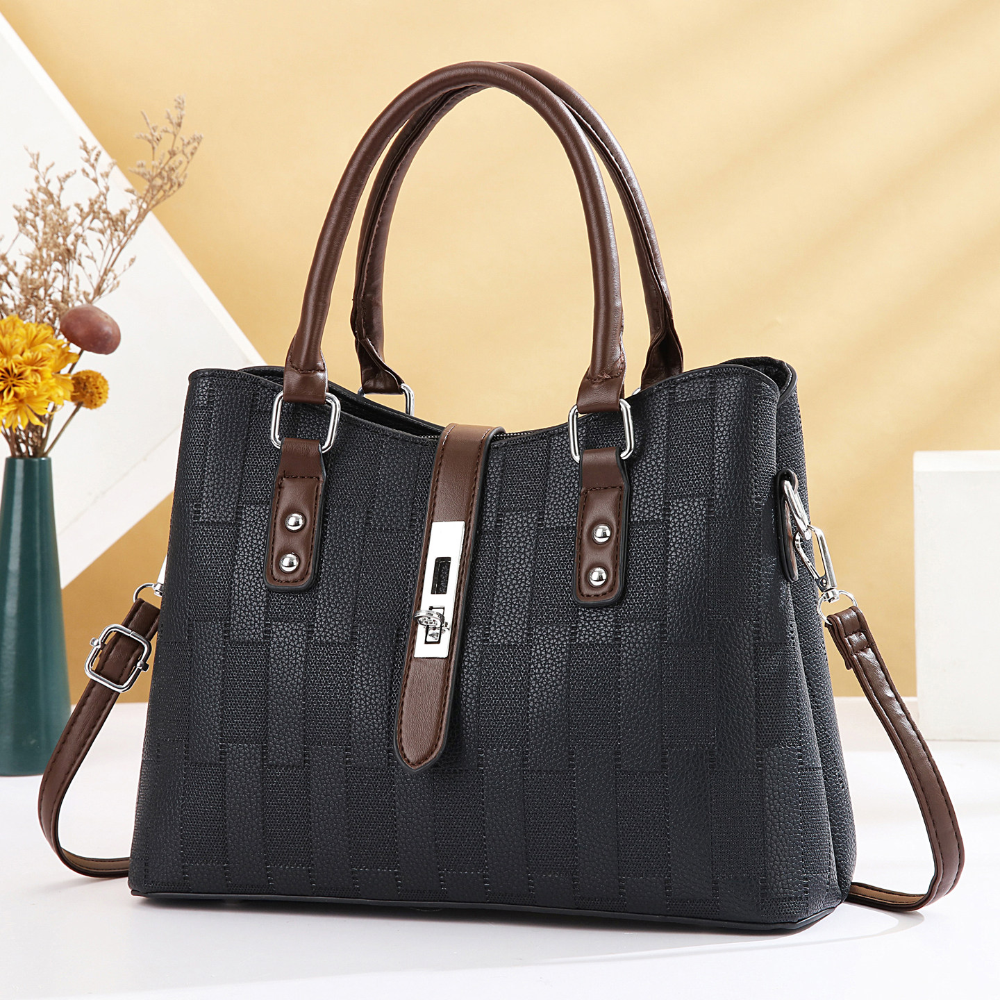 高级感女包手提包单肩包斜挎包通勤大容量黑色格纹金属扣2025新款