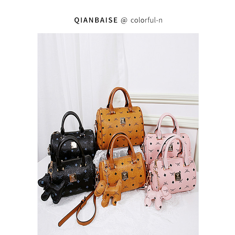 小ck包包女2020新款潮韩版枕头包单肩斜挎女包挂件mini波士顿小包