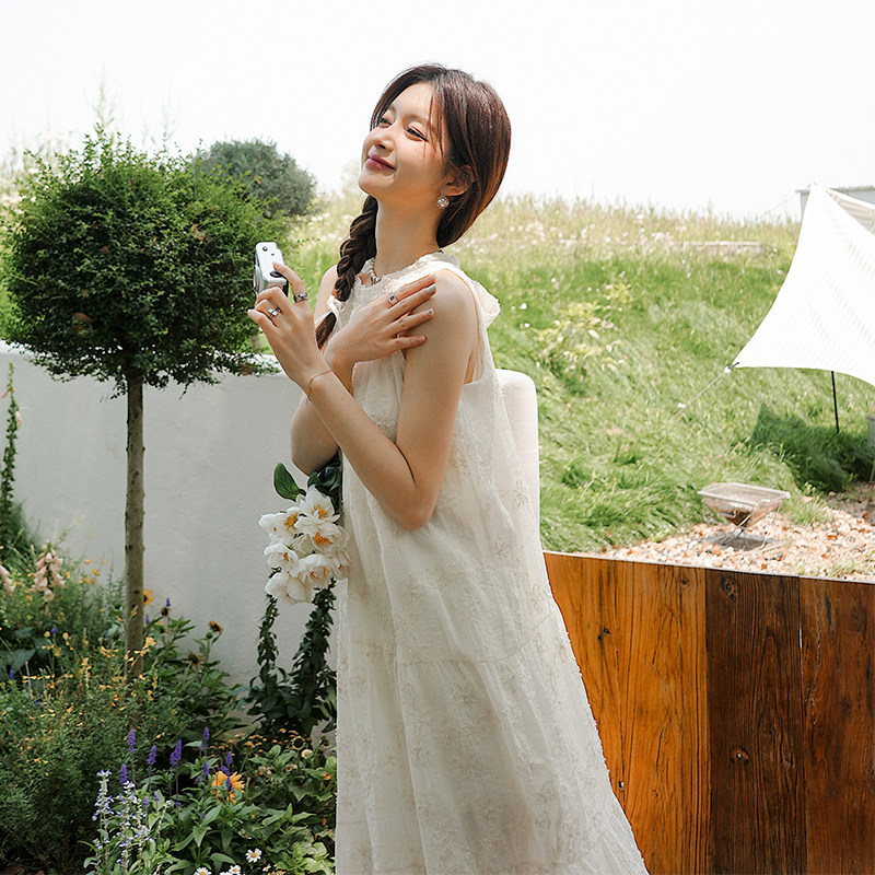 文艺气质高级感连衣裙2023新款女夏宽松长裙海边度假挂脖仙女裙仙，女装连衣裙，Mushroom