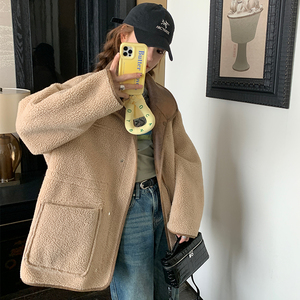 美拉德咖色短款皮毛一体外套女秋冬季超火好看加绒加厚羊羔毛夹克图片