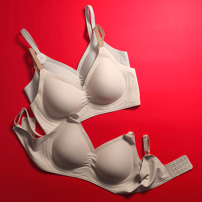 轻奢无钢圈无痕聚拢显大文胸