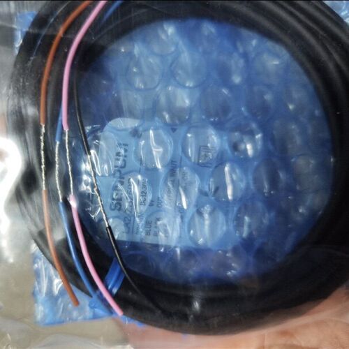 全新 深浦激光感测器LA2-ZB100P 原装正品未拆封 欢迎询价喔