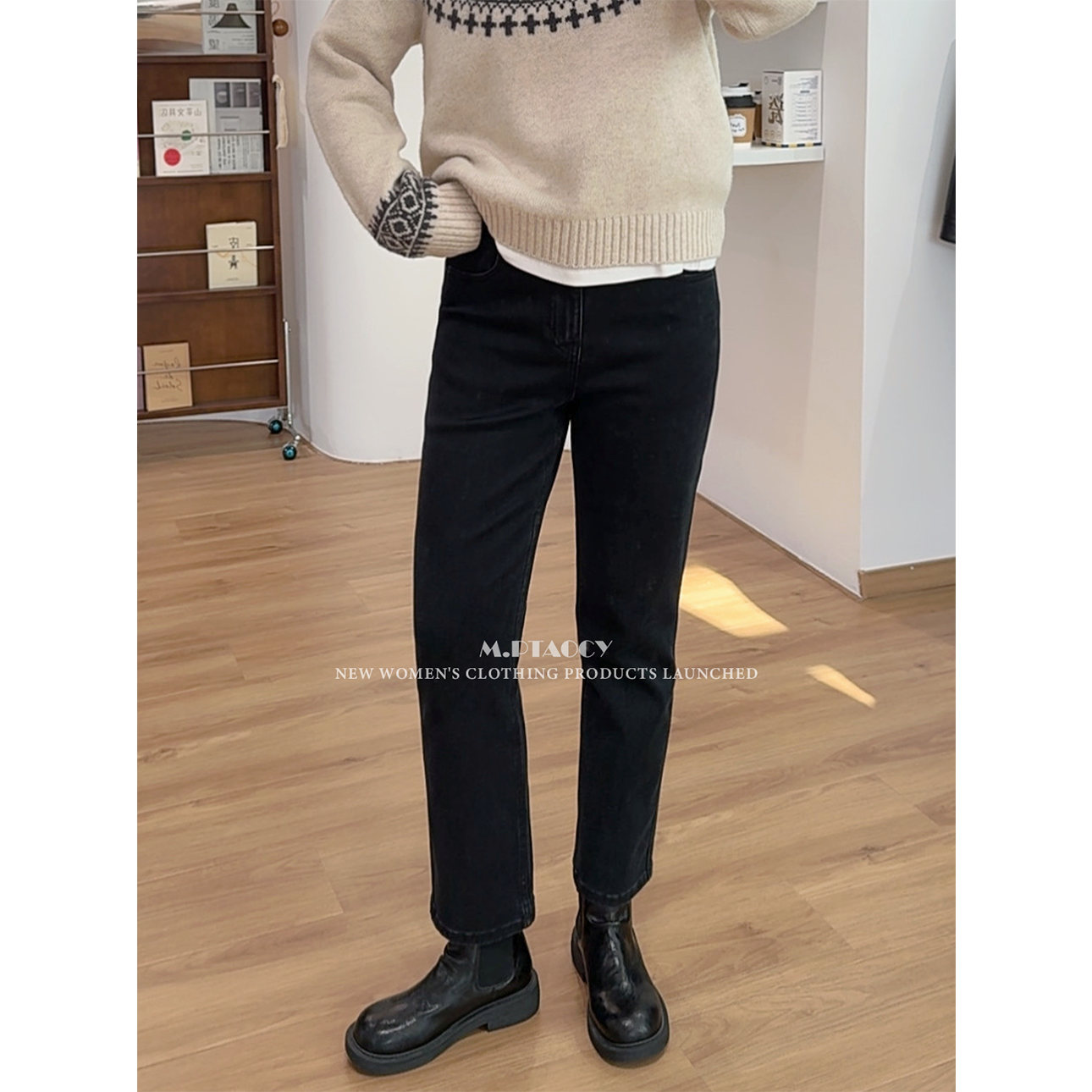 黑色显瘦加绒烟管牛仔裤女