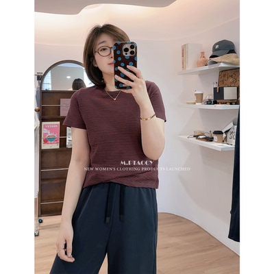 春夏圆领立体剪裁细条纹t恤女