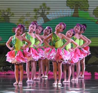 Peach Blossom Blossom Green Leaf Váy Trang phục Jasmine Dance Dress Child Lotus Pond Moon Petal Váy Trình diễn - Trang phục váy trẻ em hàn quốc