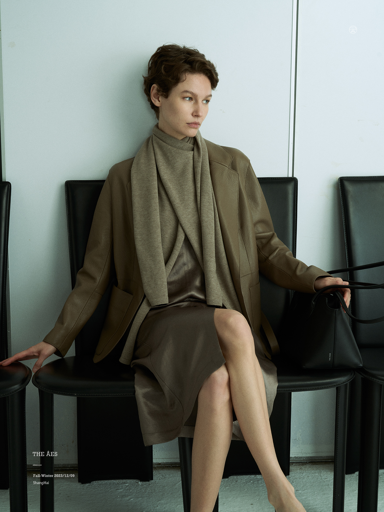 安上老钱可拆卸围巾小羊皮皮衣