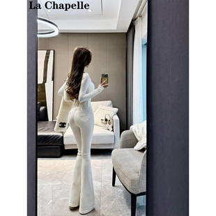 拉夏贝尔白色加绒微喇牛仔裤女秋冬2025新款修身显瘦喇叭马蹄裤子