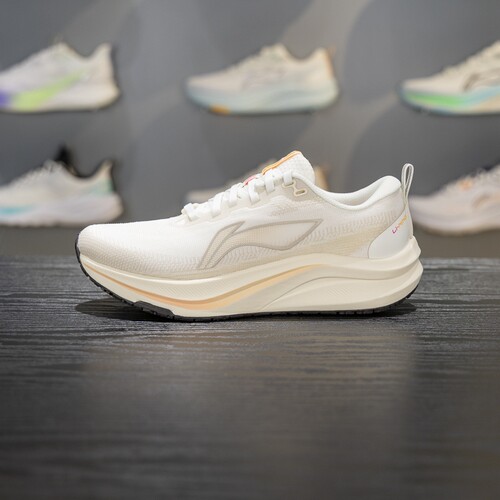 李宁女子竞速训练跑鞋反光