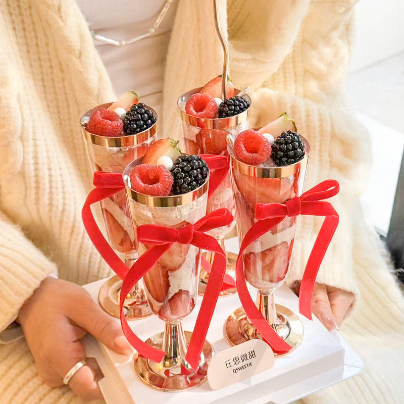 2025新年跨年除夕元旦甜品蛋糕透明香槟高脚杯车厘子草莓蛋糕杯,节庆用品/礼品,蛋糕/烘焙装饰用品,淘宝优惠券,粉丝福利购,淘宝优惠卷