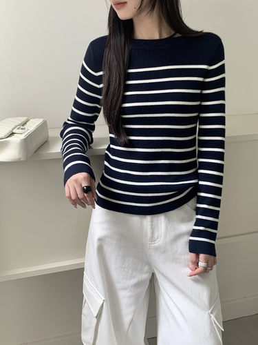 ONE TIME2025冬季新款韩版轻奢氛围感一字领条纹针织打底针织衫女