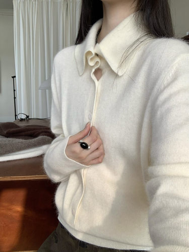 ONE TIME2025冬季新款法式复古慵懒风翻领浣熊毛保暖针织毛衣女