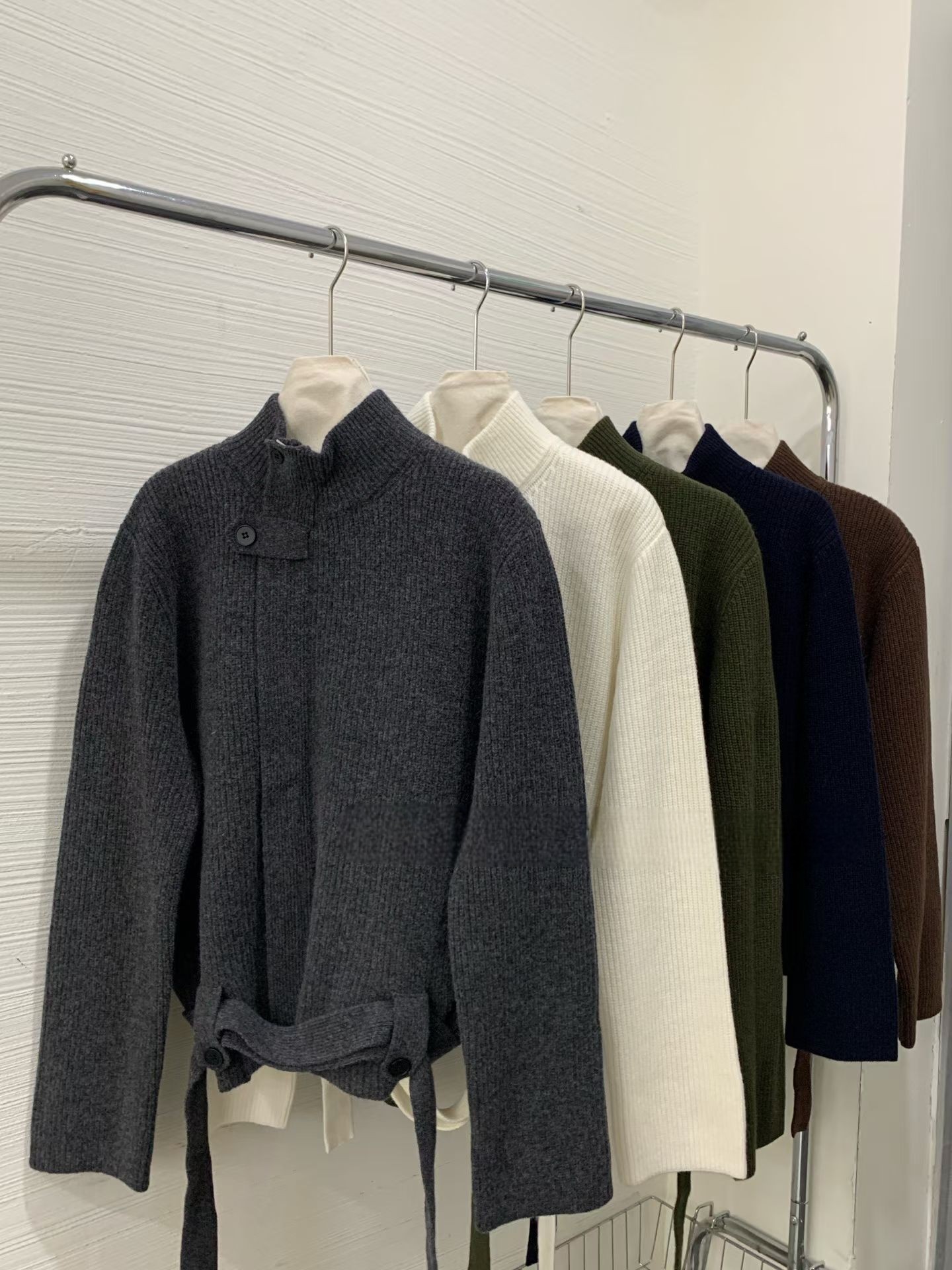 欧洲站2025秋冬新款时尚立领羊毛针织衫宽松百搭显瘦配腰带毛衣女,女装/女士精品,毛针织衫,淘宝优惠券,粉丝福利购,淘宝优惠卷