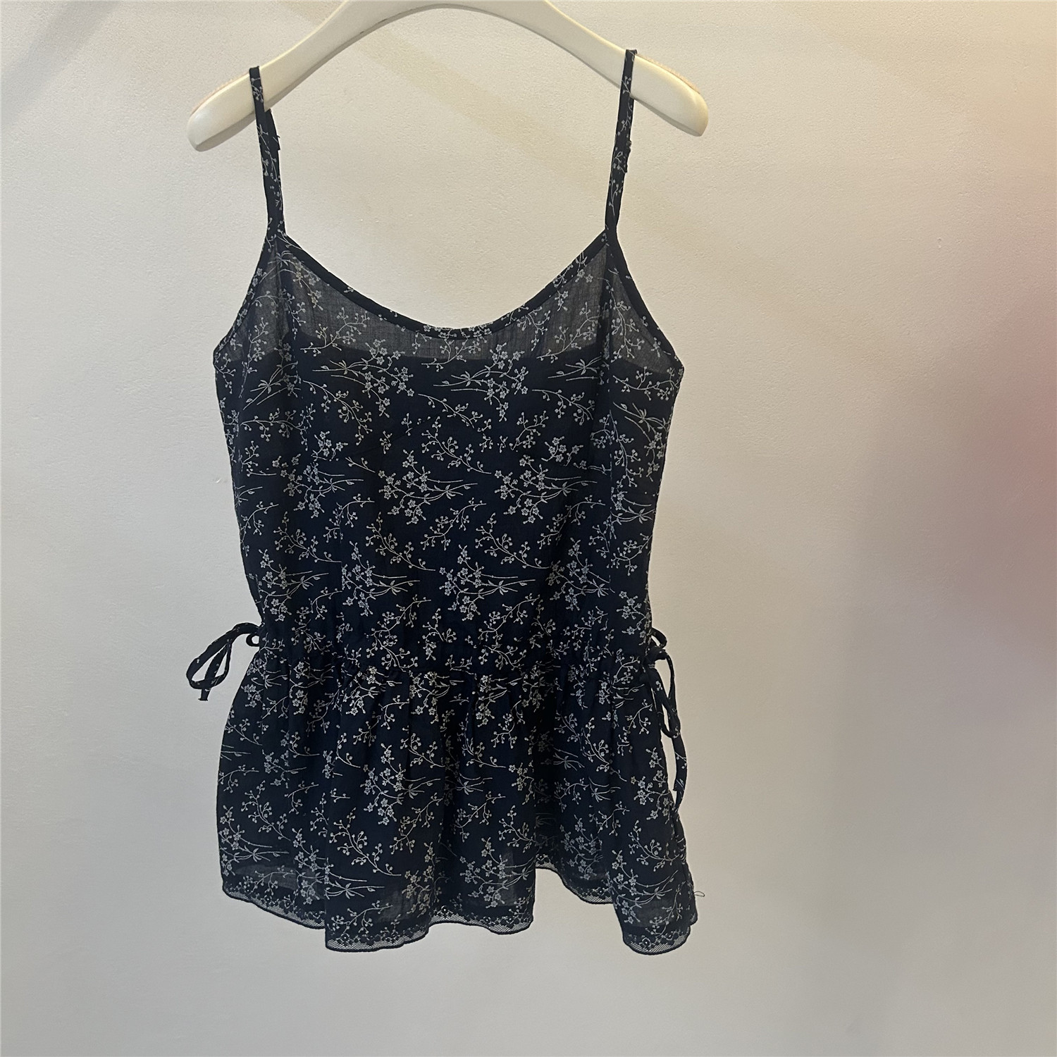 韩系2026春季碎花吊带背心女抽绳收腰百搭叠穿淑女风上衣显瘦