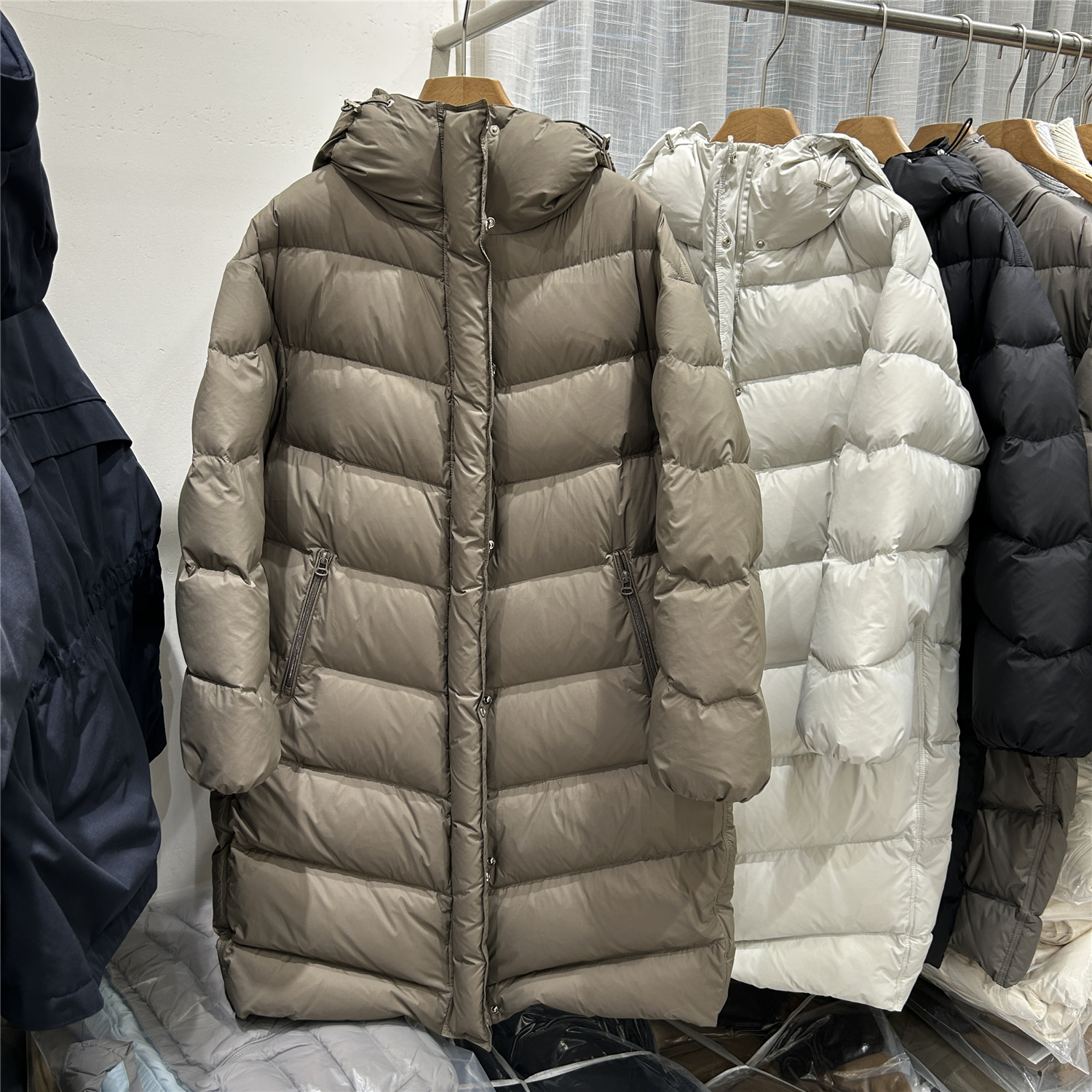 欧洲站欧货新款90白鹅绒服女中长款连帽轻盈保暖羽绒服外套冬季