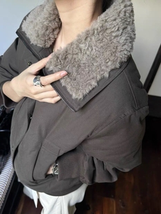 韩版2025冬季新款毛毛翻领90白鹅绒羽绒服宽松显瘦保暖外套plant