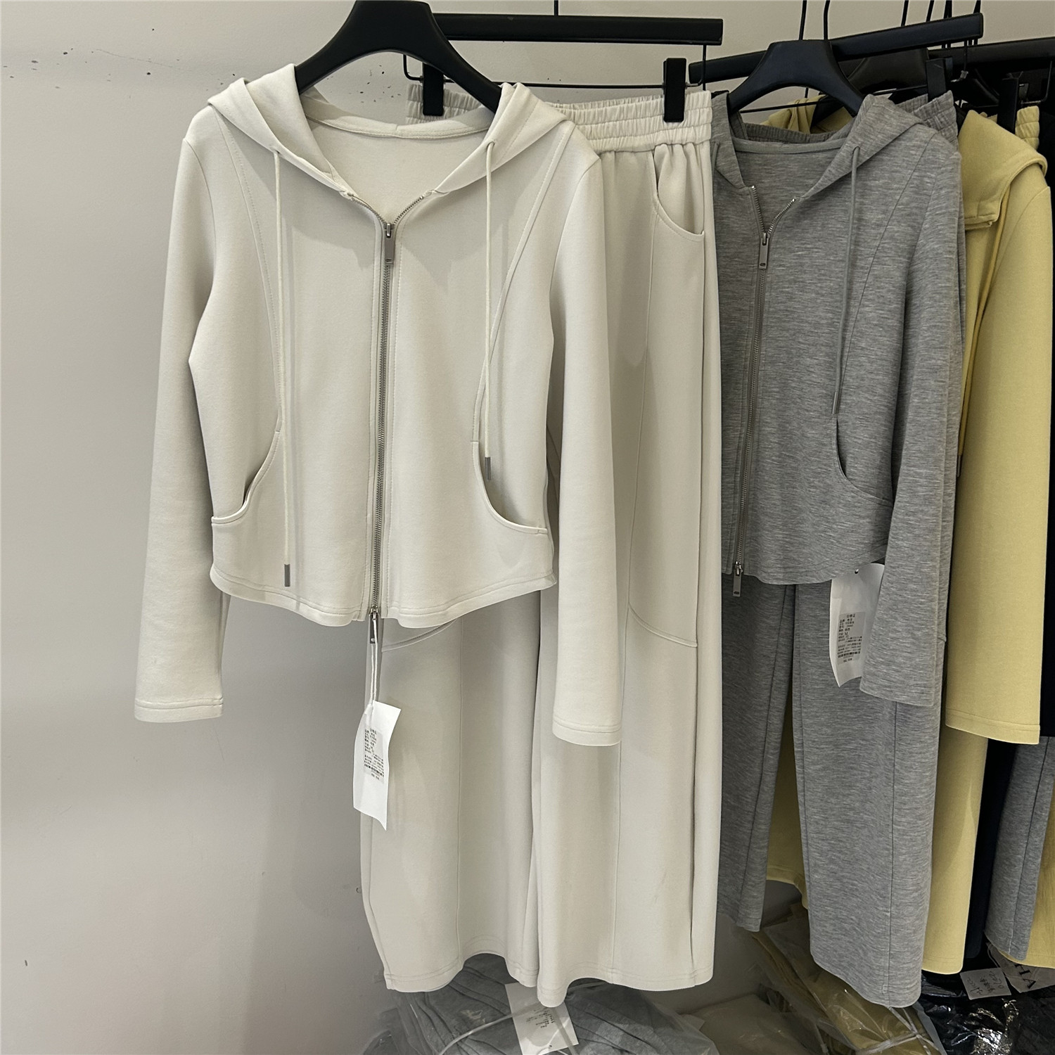 2026春款连帽修身套装女春季连帽卫衣拉链阔腿裤时尚百搭两件套