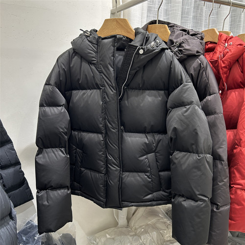 欧洲站欧货2025新款缎面连帽90白鹅绒羽绒服女加厚保暖面包服外套