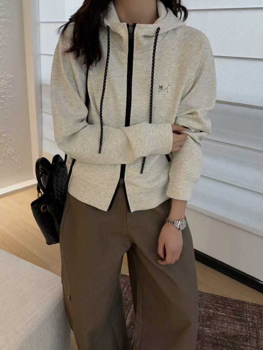 韩版2025秋季新款韩版时尚百搭显瘦连帽拉链刺绣短外套女上衣卫衣