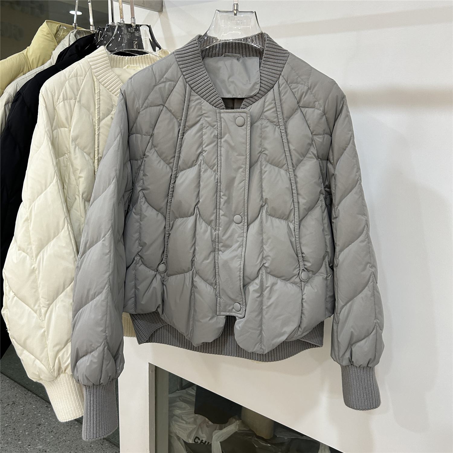 欧洲站欧货2025新款立领菱形格设计感气质宽松百搭棒球服羽绒服女