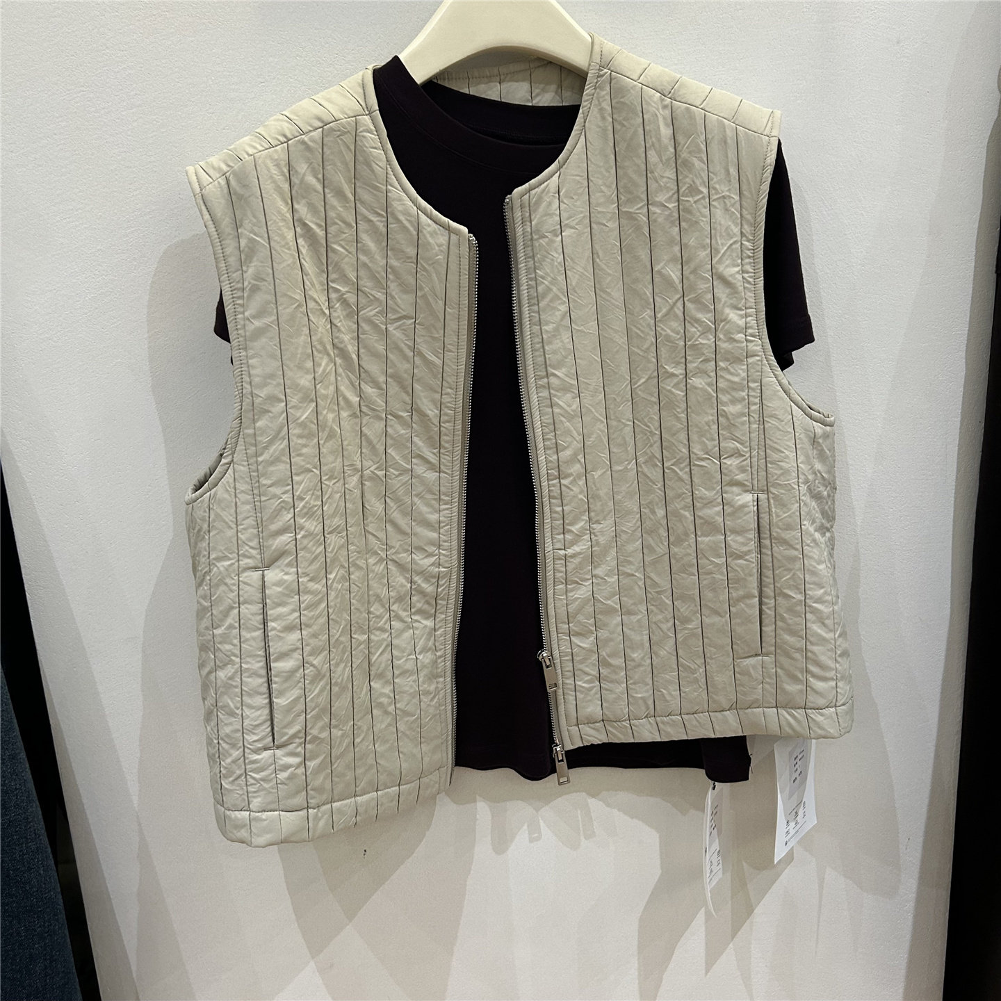 欧货2025秋季新款时尚圆领拉链无袖马甲女百搭显瘦竖条棉坎肩背心,女装/女士精品,马夹,淘宝优惠券,粉丝福利购,淘宝优惠卷