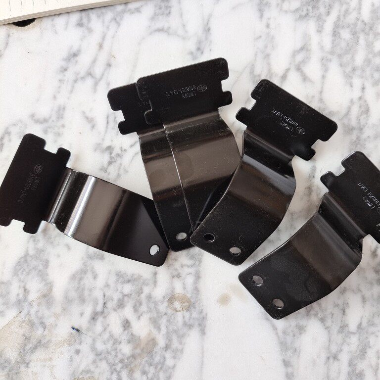 适配解放j6p空调管固定支架 压缩机空调管夹片解放j6气管管束支架