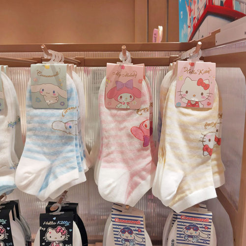 名创优品三丽鸥家族春日花语两双