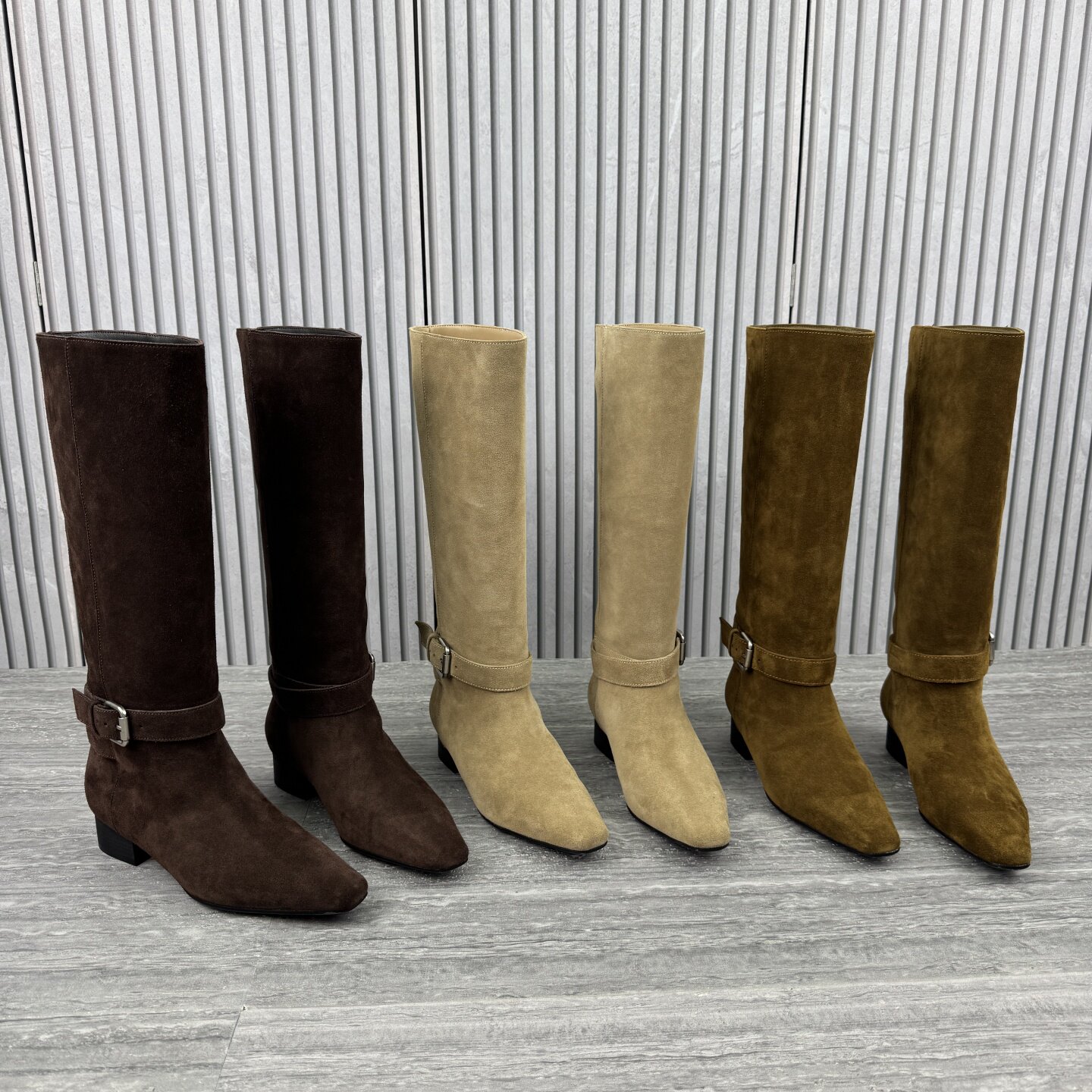 乐魔欧洲站欧货真皮女靴2025冬季新款粗跟方头套筒时装靴高筒长靴