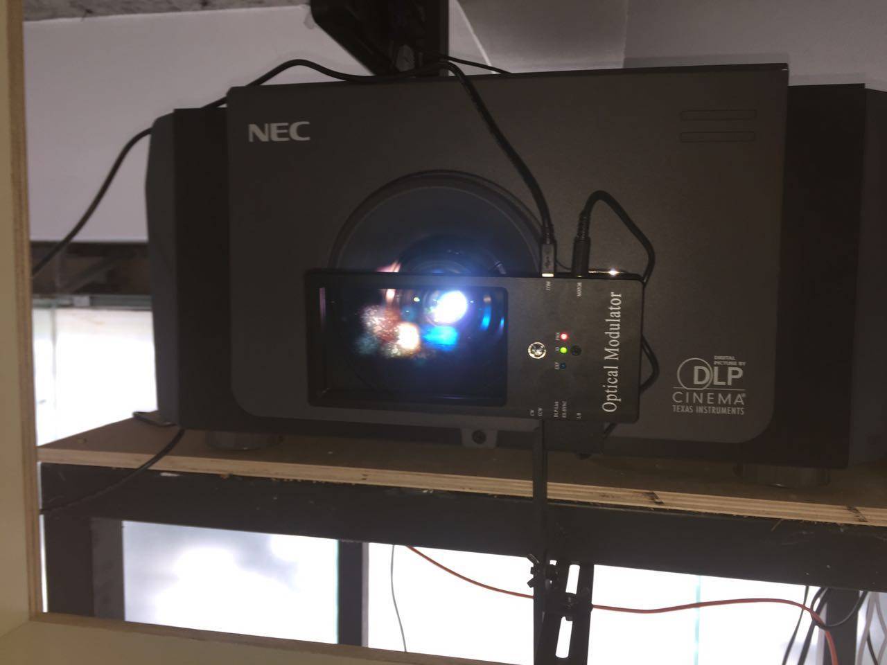 YANTOK/研拓电子DLP工程投影机主动快门式转被动偏光立体3D转换器 DLP 3d设备