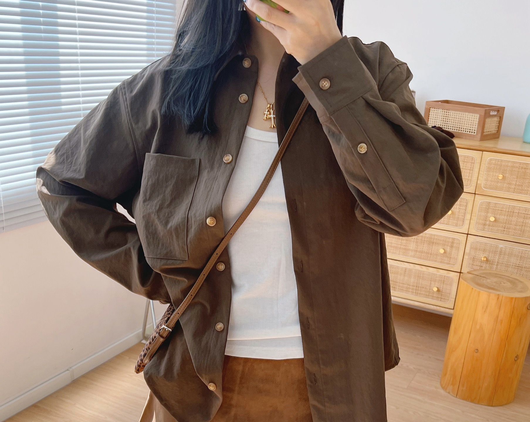 美拉德色系随性翻领长袖衬衫上衣女秋季新款宽松遮肉显瘦休闲衬衣