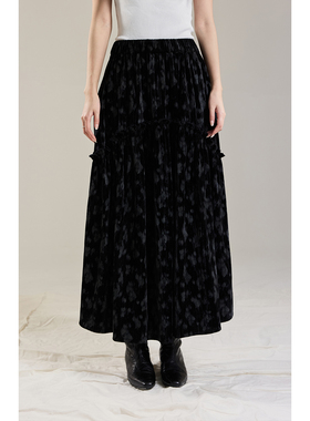 【丝绒溪流】CAREMIND黑色印花丝绒半身裙木耳边层次感宽松A字裙