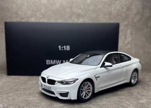 paragon原厂1:18宝马M4 F82仿真合金汽车模型 收藏车模 礼品摆件
