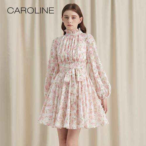 CAROLINE卡洛琳秋冬新款木耳边系带褶皱灯笼袖碎花洋装ECRCDB76