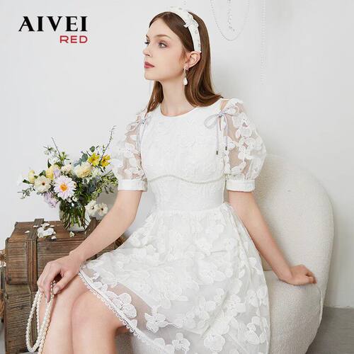 AIVEI欣贺艾薇夏季新品挖肩透视泡泡袖高腰蕾丝连衣裙P0360143