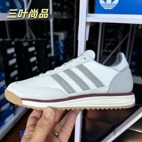 阿迪达斯三叶草男女同款运动鞋