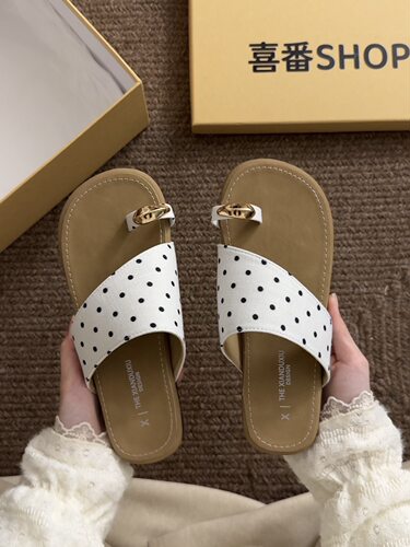 喜番SHOP海边度假沙滩休闲拖鞋女2026夏季新款套趾复古波点软底鞋